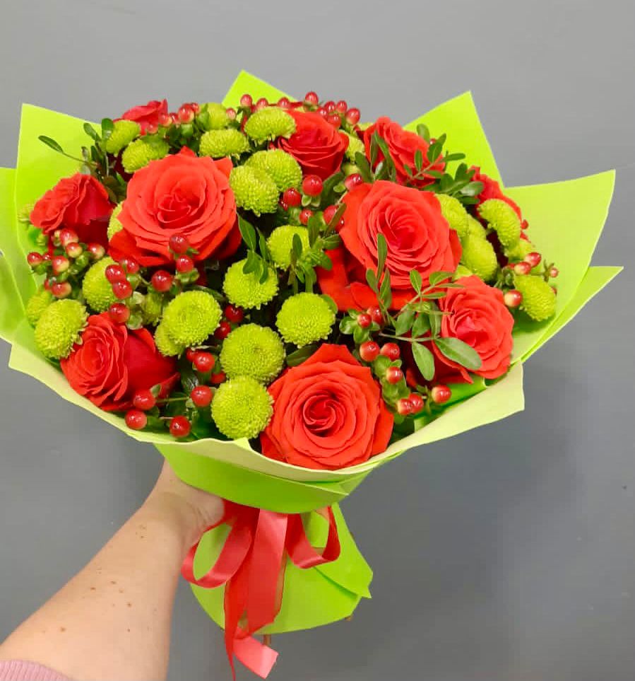 Букет цветов из: Хризантемы и Розы в Истре Истринский район