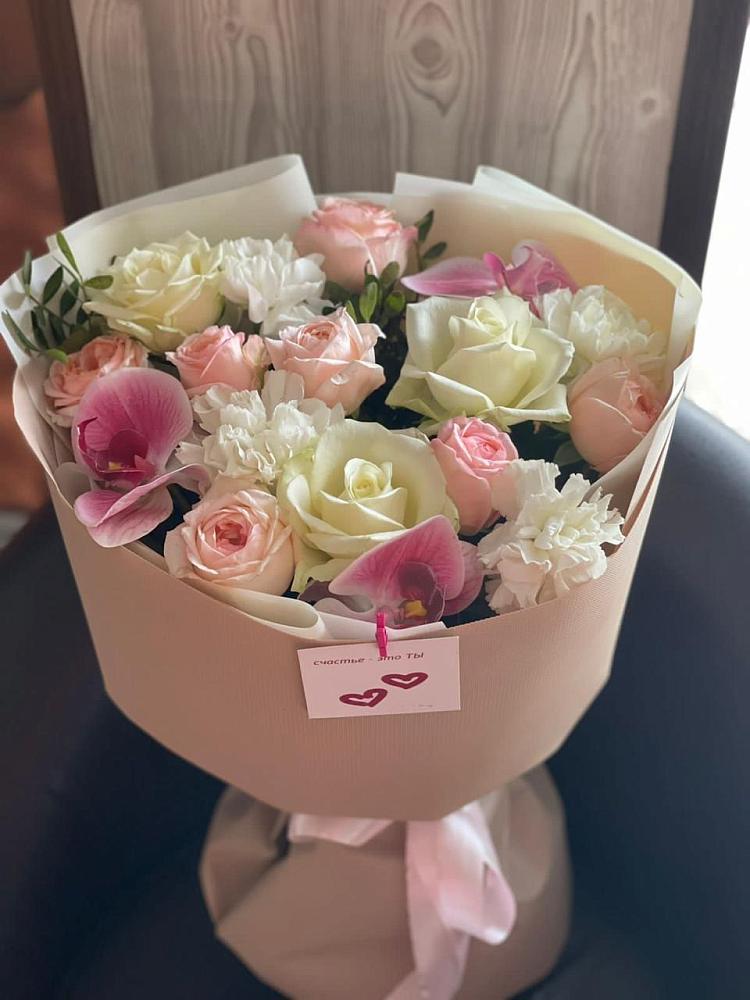 Букет цветов из: Орхидеи, Розы и Гвоздики в Истре Истринский район