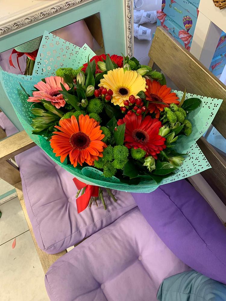 Букет цветов из: Герберы, Хризантемы и Альстромерии в Истре Истринский район