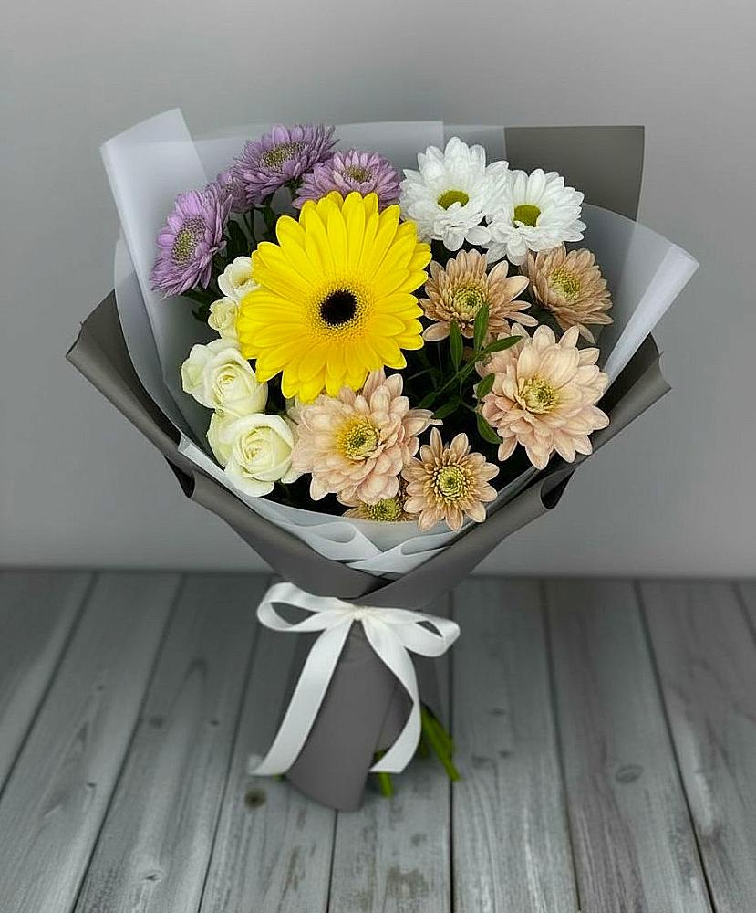 Букет цветов из: Розы, Герберы и Хризантемы в Истре Истринский район
