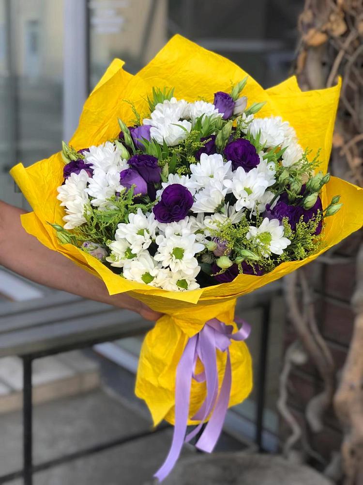 Букет цветов из: Ирисы, Хризантемы и Ромашки в Истре Истринский район