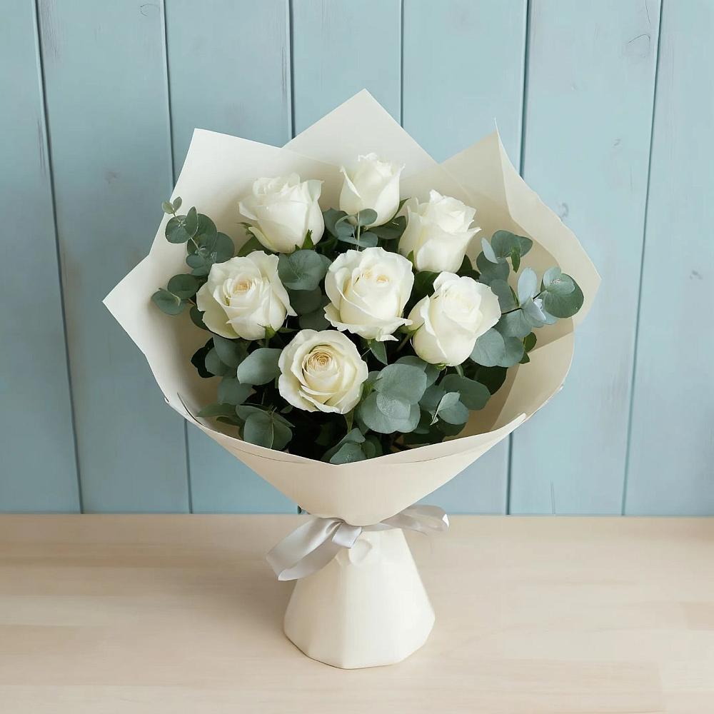 Букет Белые розы в Эвкалипте в Истре Истринский район