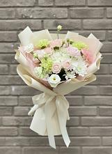 Букет цветов из:  Гвоздики, Розы, Лизиантусы и Хризантемы в Истре Истринский район
