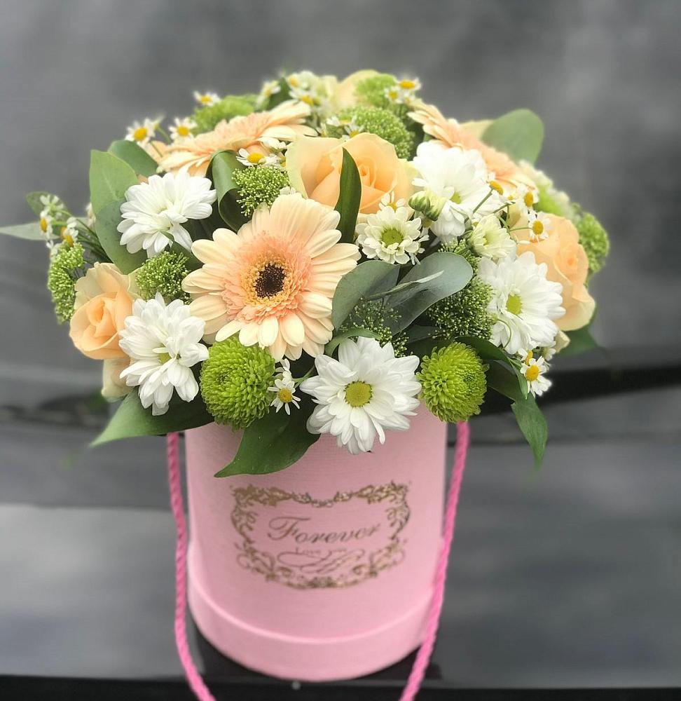 Цветочная композиция из Розы, Герберы и Хризантемы в шляпной коробке в Истре Истринский район